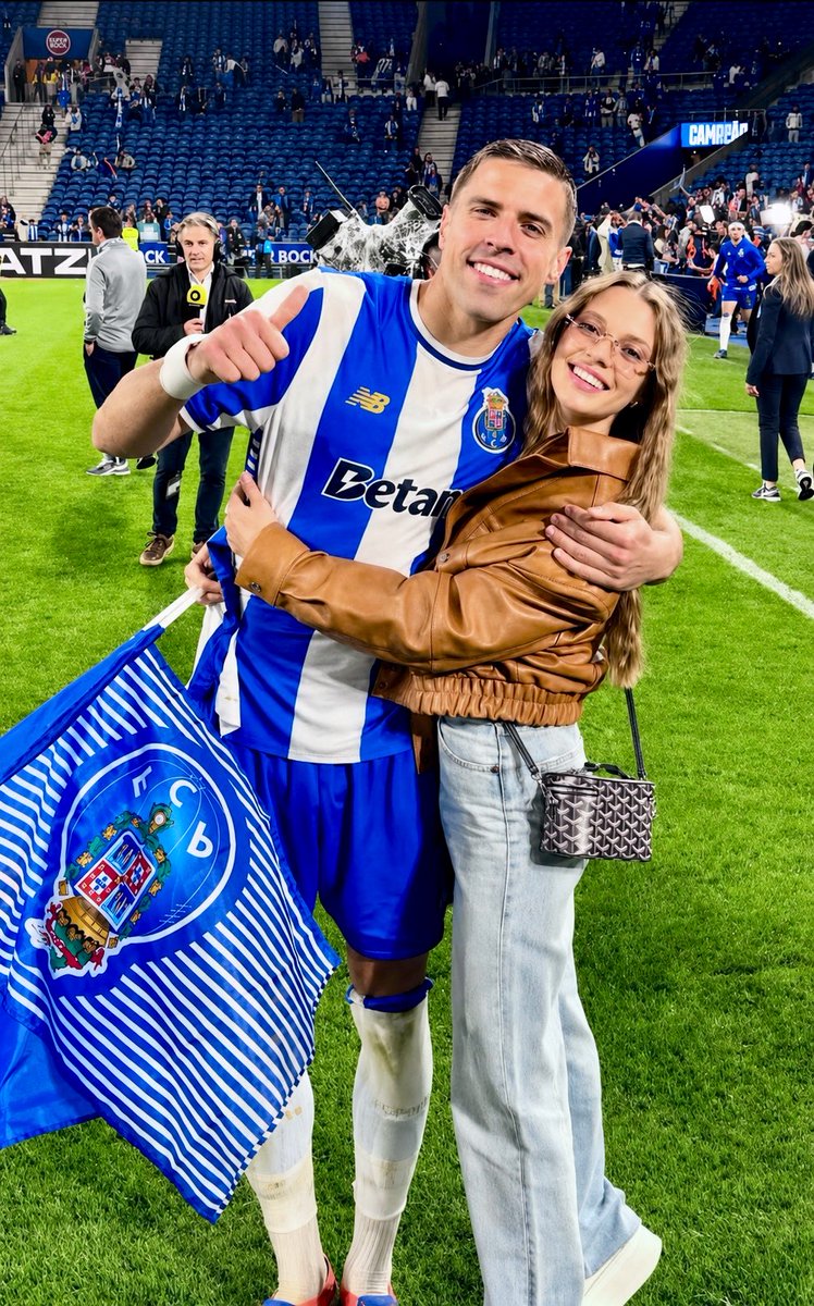 Muita força Capitão, estamos contigo! 💙🤝
<a href="/FCPorto/">FC Porto</a>