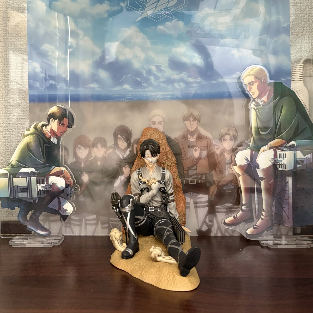 いい加減箱が積み上がってきたのでフィギュア飾る用のケースを買いました
ディスプレイ楽しい😚