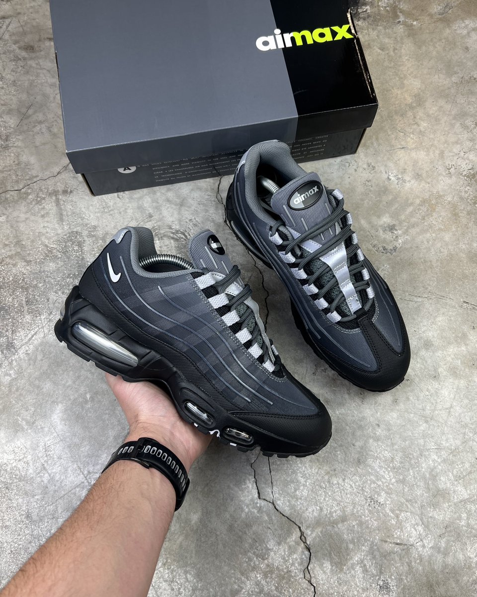 Rigouts_UK's tweet photo. 🚨JUST DROPPED | NIKE AIR MAX 95 “TECH” https://t.co/Ha0VnLHrBK