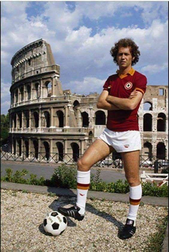Paulo Roberto Falcao en Roma