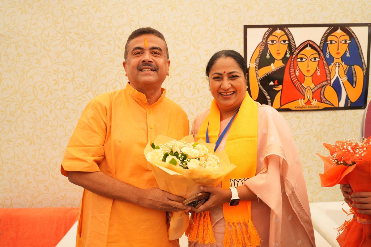 gupta_rekha's tweet photo. पश्चिम बंगाल के नवनियुक्त माननीय मुख्यमंत्री श्री सुवेंदु अधिकारी जी को हार्दिक बधाई एवं शुभकामनाएं।

पश्चिम बंगाल की जनता के हितों और न्याय के लिए भाजपा कार्यकर्ताओं और श्री सुवेंदु दा का अविराम संघर्ष इस ऐतिहासिक विजय की शक्ति बना है।

आदरणीय प्रधानमंत्री श्री @narendramodi जी के मार्गदर्शन और माननीय मुख्यमंत्री श्री @SuvenduWB जी के नेतृत्व में अब बंगाल में सुशासन और विकास के नए युग की शुरुआत होगी।

प्रचंड जनादेश के लिए बंगाल की जनता का हृदय से आभार एवं नई सरकार को यशस्वी कार्यकाल के लिए हार्दिक बधाई एवं शुभकामनाएँ।

@BJP4Bengal 

#PaltecheEbarEloBJPSorkar