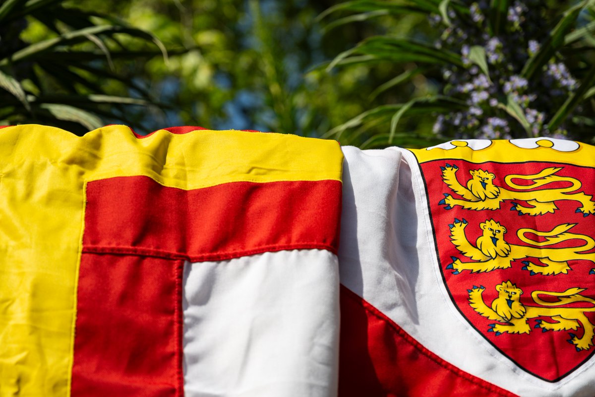 CommonsSpeaker's tweet photo. Remembering the liberation of Guernsey and Jersey in the Channel Islands from German occupation in the Second World War.

Today their flags fly in New Palace Yard as a tribute to their resilience and history. https://t.co/Nkx6OsxIbh