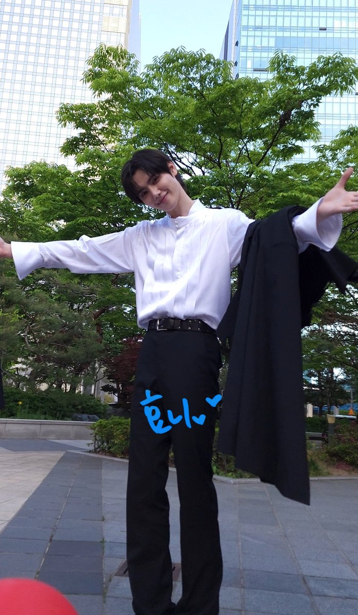 효니∴•̀ᴗ•́∴ tweet media