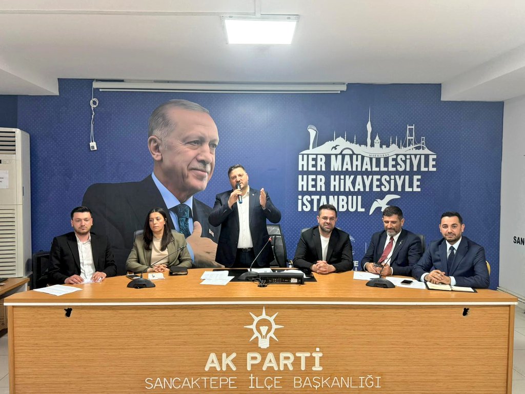 FeyzullahTORLAK's tweet photo. AK Parti Sancaktepe Daraltılmış Teşkilat Gündemli Danışma Meclisimizi; ilçe yönetim kurulu üyelerimiz, kadın kollarımız, gençlik kollarımız, mahalle başkanlarımız ve meclis üyelerimizin yoğun katılımıyla gerçekleştirdik.

Birlik ve beraberlik ruhuyla gerçekleştirdiğimiz toplantımızda; saha çalışmalarımızı, mahallelerimizin ihtiyaçlarını ve önümüzdeki dönem hedeflerimizi istişare ederek değerlendirdik.

Ortak akıl ve güçlü teşkilat anlayışıyla Sancaktepe’miz için çalışmaya devam ediyoruz.
Katılım sağlayan tüm dava ve yol arkadaşlarımıza teşekkür ediyor, çalışmalarında muvaffakiyetler diliyorum.

@abdullahozdemir 
@halimaksu 
@ridvan_bural 
@ak_sancaktepe