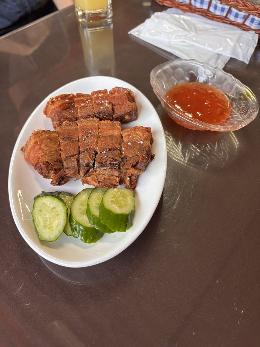 komodatoshi's tweet photo. #フィリピン料理 
ふらっとフィリピン料理店に行ってみた https://t.co/GRqEzo76RA