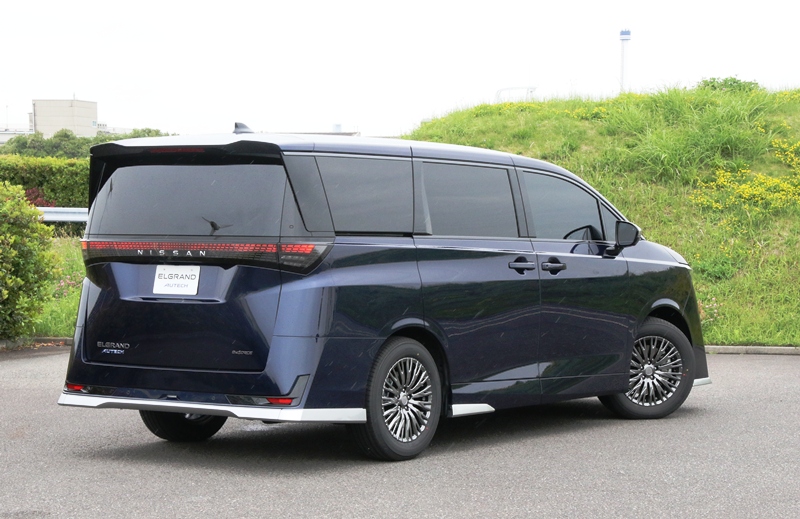 kaokana4's tweet photo. 日産エルグランドAUTECH新車情報・購入ガイド　人気カスタマイズ車を先行公開！ | CORISM
https://t.co/KDfHS04zh9
#日産 #NISSAN #エルグランド #新型エルグランド #ePOWER #e4ORCE #NMC #VIP #AUTECH #アルファード #ミニバン #東愛知日産 #買おっかな https://t.co/lX4cHA9ODB