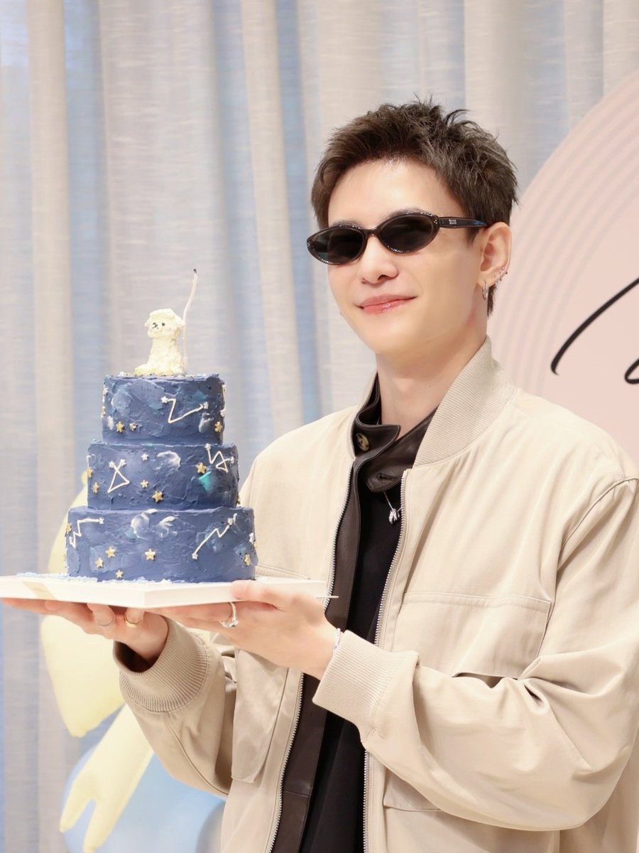 Natcha_int's tweet photo. Happy Birthday​ นะ​ มีความสุขเยอะๆ​ เลยนะ​ 🎂🎉🎁

รูปเค้กที่ถ่ายด้วย​ Oppo Reno 15 Pro 5G คงเริ่ดมากๆ​ แน่เลย

#HappySUPANUTDay2026
#supanut #MyAries https://t.co/ZhE0fruyaT