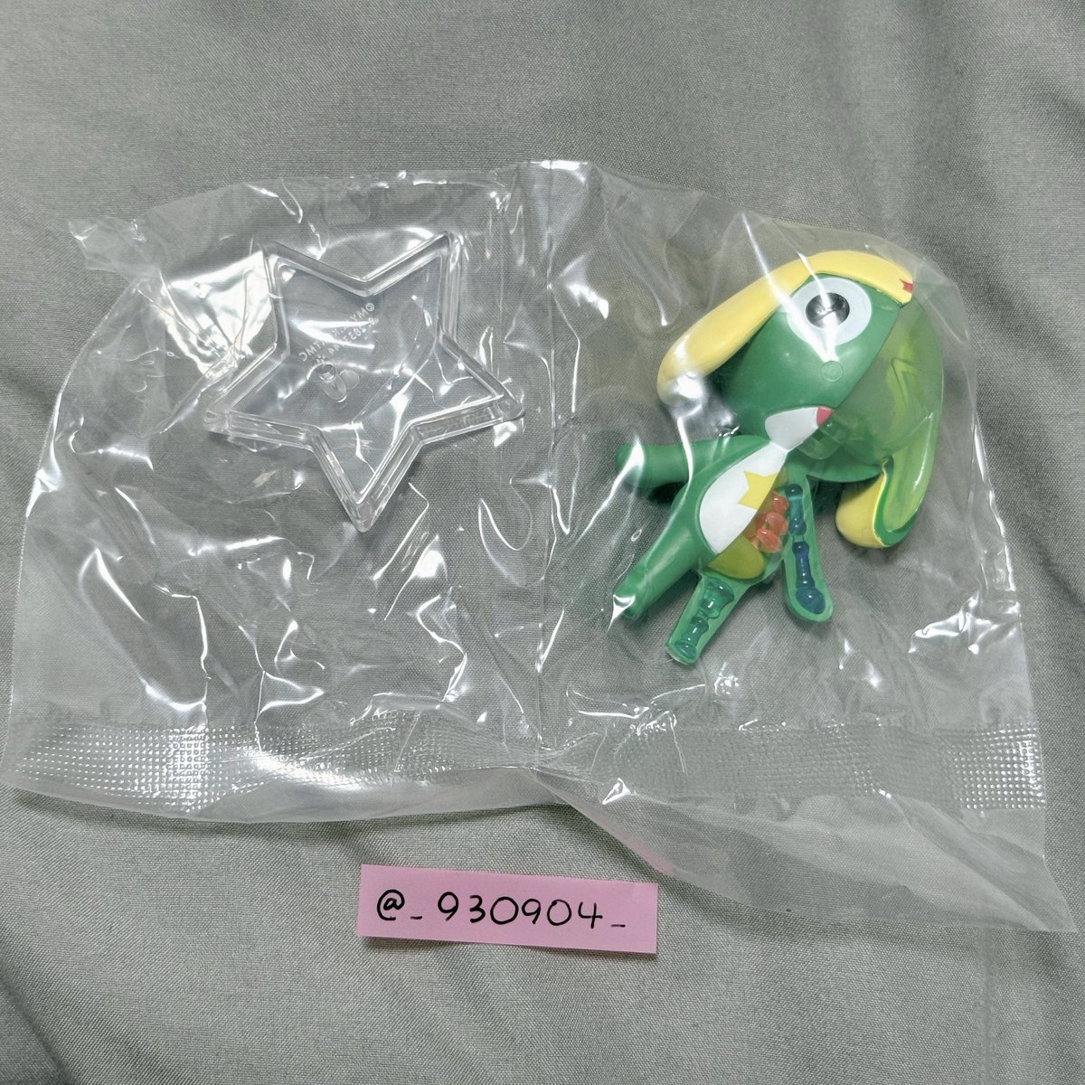 _93O9O4_'s tweet photo. 【交換】すきゃらとん ケロロ軍曹

【譲】ケロロ

【求】ドロロ

郵送にて交換希望
お気軽にお声掛け下さい🤍 https://t.co/Dn2o6pLZSV
