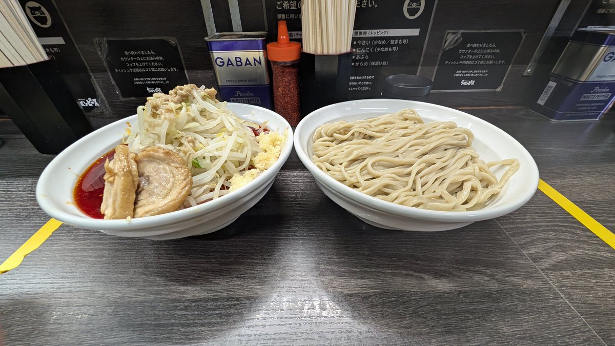 sorakuro's tweet photo. ラーメンピース
小ラーメンTK（つけ麺）RED　野菜マシマシニンニクマシアブラカラメ
TKで初めてREDにしたけどバリうまでした。 https://t.co/13InJAzdjn