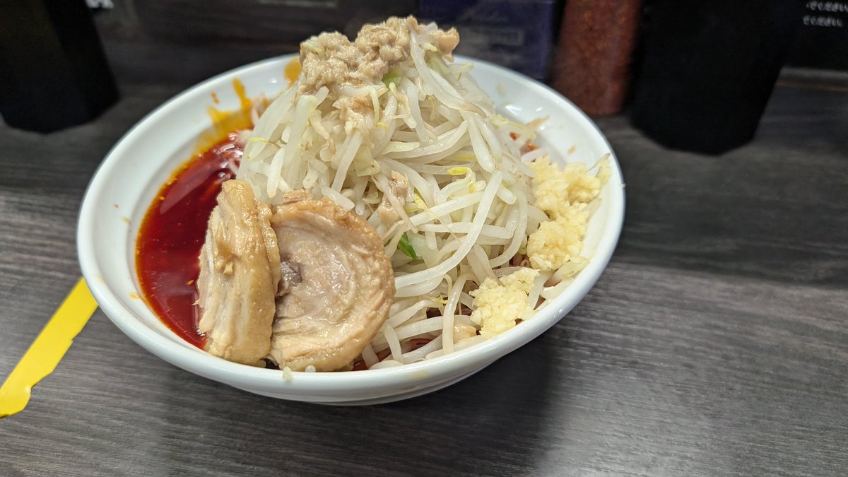 sorakuro's tweet photo. ラーメンピース
小ラーメンTK（つけ麺）RED　野菜マシマシニンニクマシアブラカラメ
TKで初めてREDにしたけどバリうまでした。 https://t.co/13InJAzdjn
