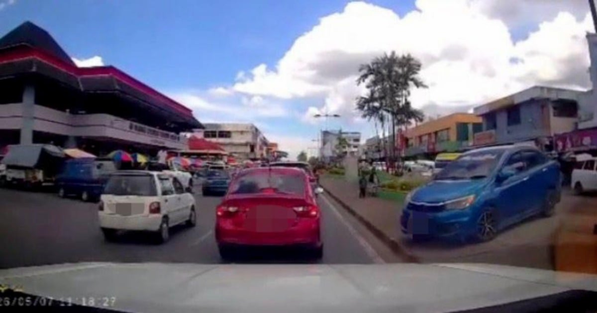 hmetromy's tweet photo. #lahaddatu Tindakan dua lelaki melakukan aksi berbahaya di jalan raya hingga tular di media sosial membawa padah apabila kedua-duanya berjaya dikesan dan ditahan polis dalam tempoh singkat.
 https://t.co/tSHxkm3QNN https://t.co/YzeSpDiZ1F