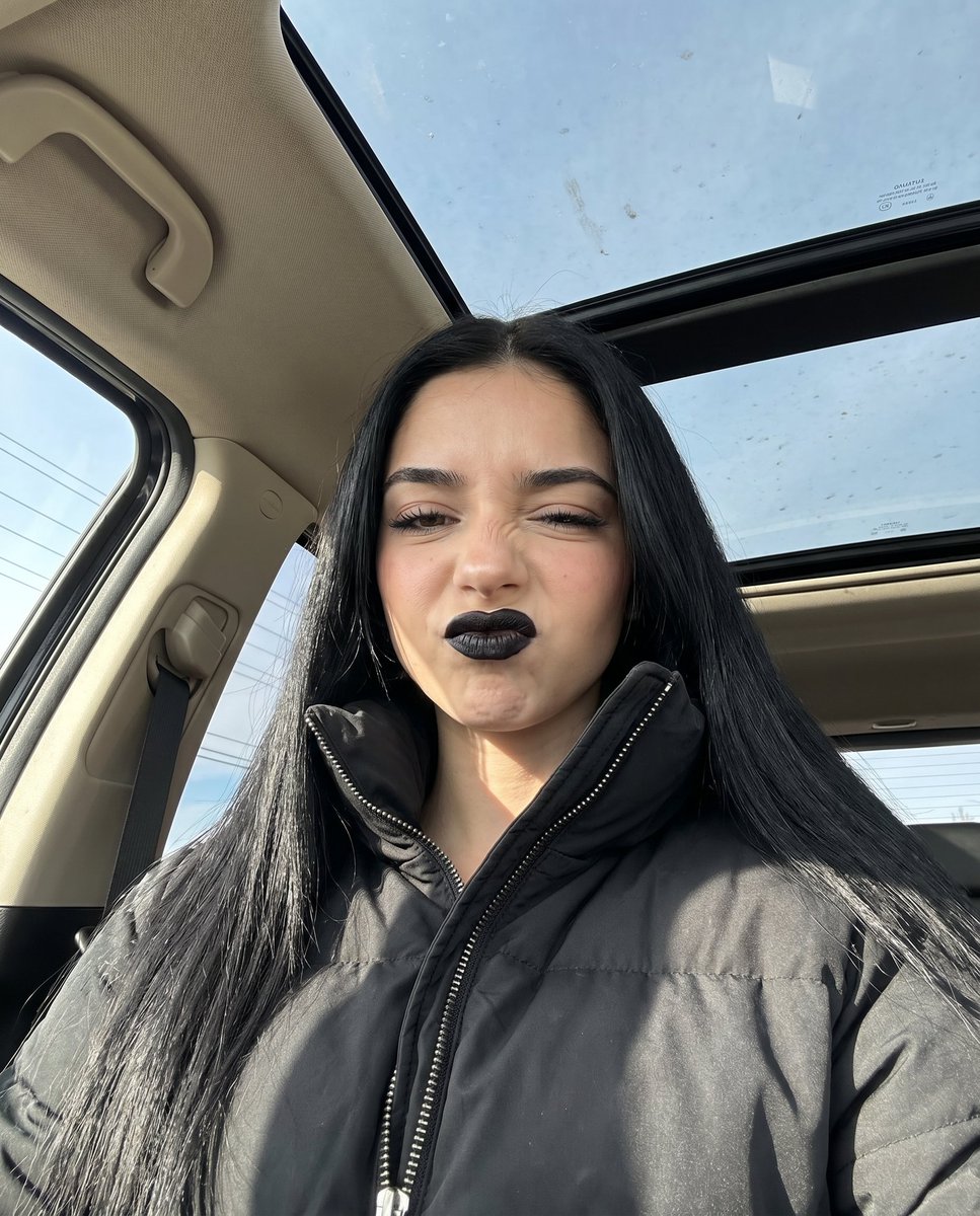 Zara Noir 🖤 tweet media