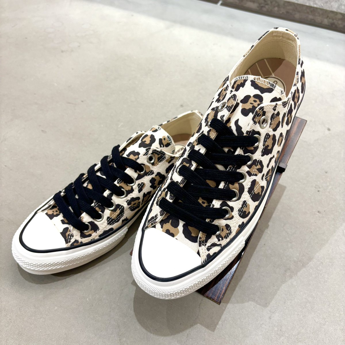BThreec's tweet photo. 本日はスリークBPへ出勤しております！
新作も入荷しておりますので、
是非足をお運びくださいませ🥾✨ https://t.co/sBNs8IeGHE