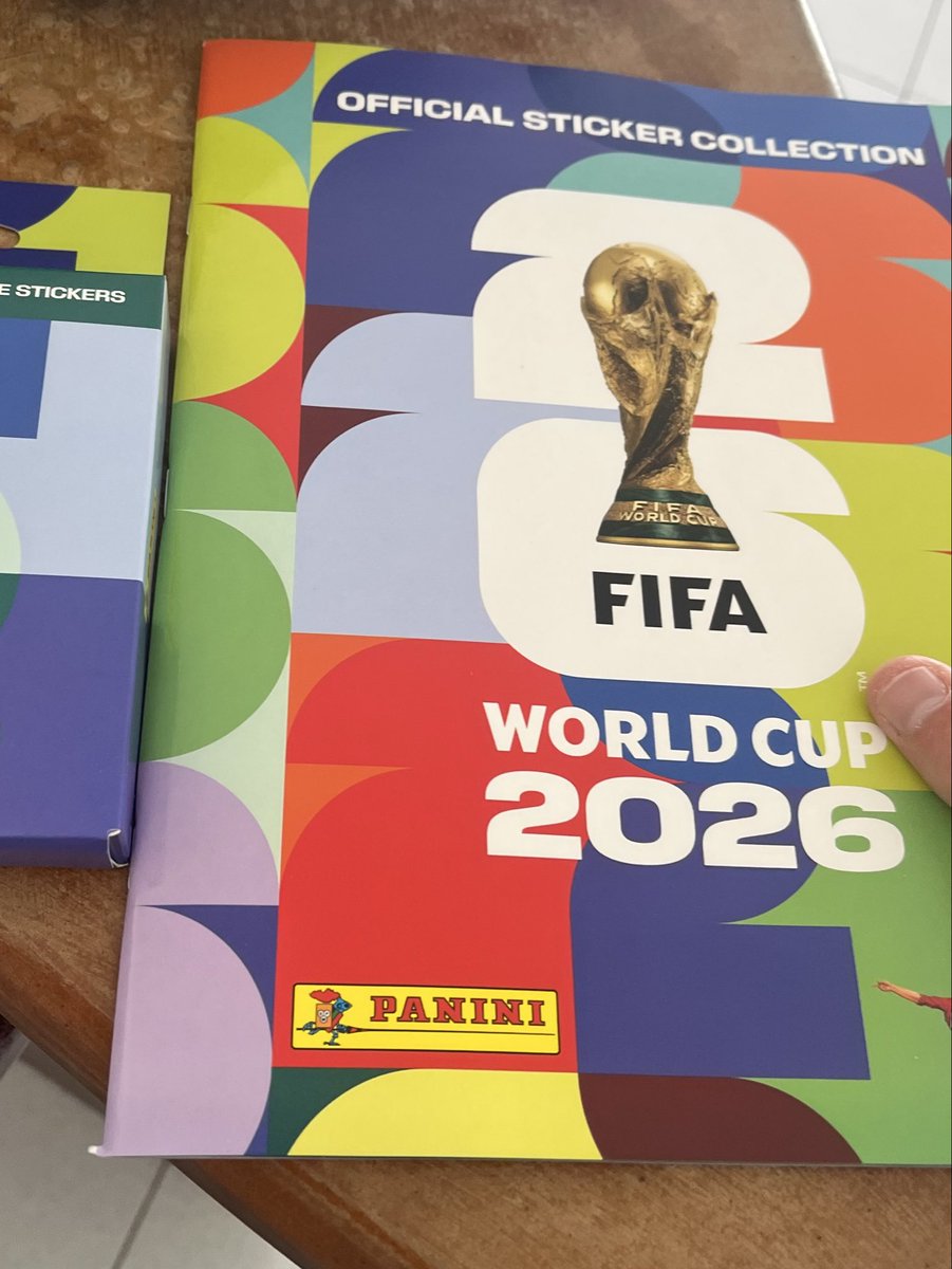 Octav_OM's tweet photo. T’es fan de foot, tous les 4 ans tu fais l’album panini.

Tu ressors ça tous les 4ans, quel pied d’avoir plusieurs albums pour la collection.

On commence l’aventure avec la coupe du monde 2026.

(J’aurais pas mal de double pour des échanges, DM) https://t.co/ED75hvuT6o