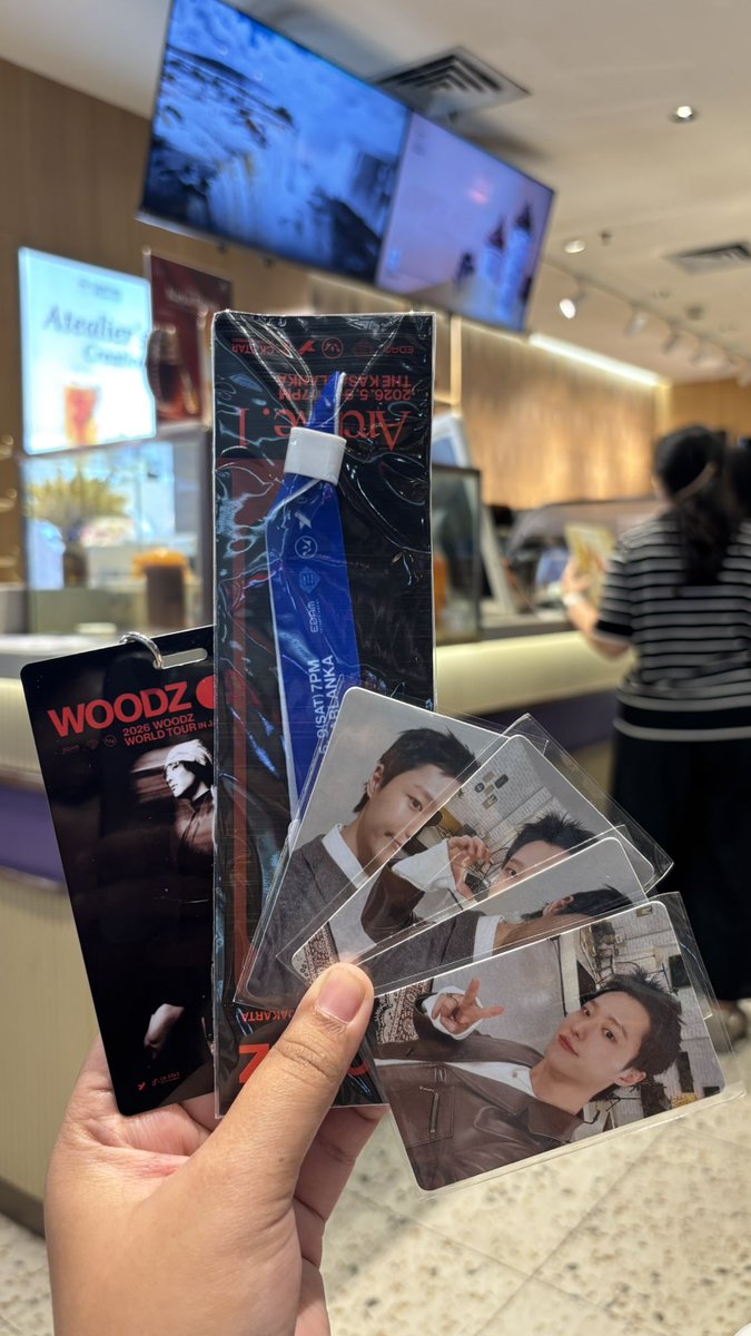 defotaide's tweet photo. Finally, I attended my boy’s concert! 💙 https://t.co/C1HBXYMkQp