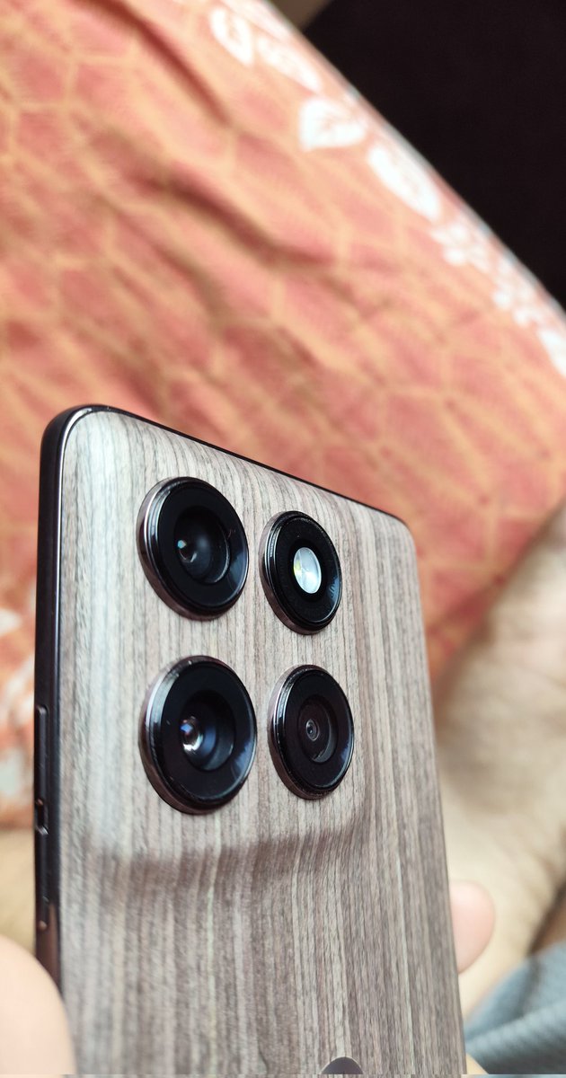 Souvik_1999's tweet photo. @Flipkart @jagograhakjago @Moto @motorolaindia . Camera fog issue on same of delivery. Need replacement. @jagograhakjago how can can file formal complaint against Flipkart and Moto india for selling poor quality products and not providing any assistance. https://t.co/UozB3syjip