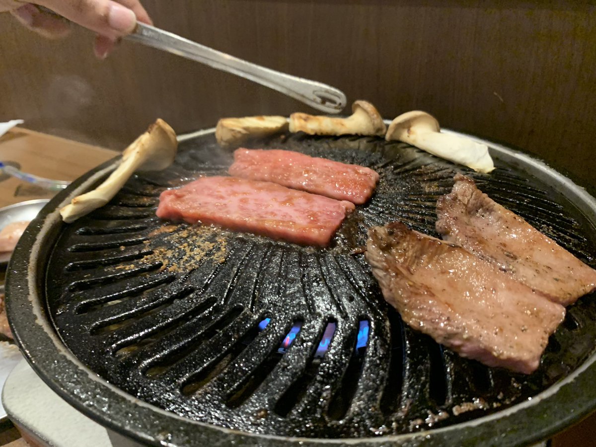 ひな tweet media