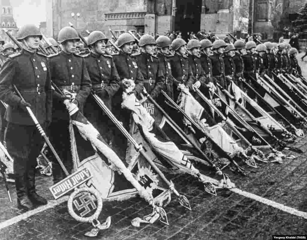 UStandwith's tweet photo. @vonderleyen I can imagine how unhappy you feel today, no need to conceal it with "Europe Day". This is the day when your ancestors felt great and deserved pain. You represent only a tiny minority in Europe and you are unelected, apart from being evil. https://t.co/IYhpEionCP