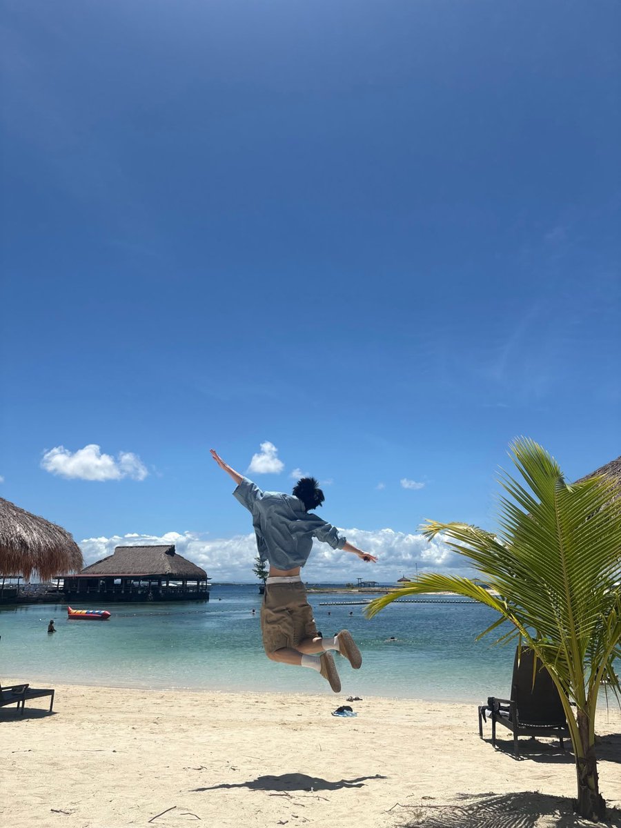 [260509] #soobin (@.page.soobin) instagram

“my chaotically fun trip to cebu ☀️” 

🎵 davichi - time capsule