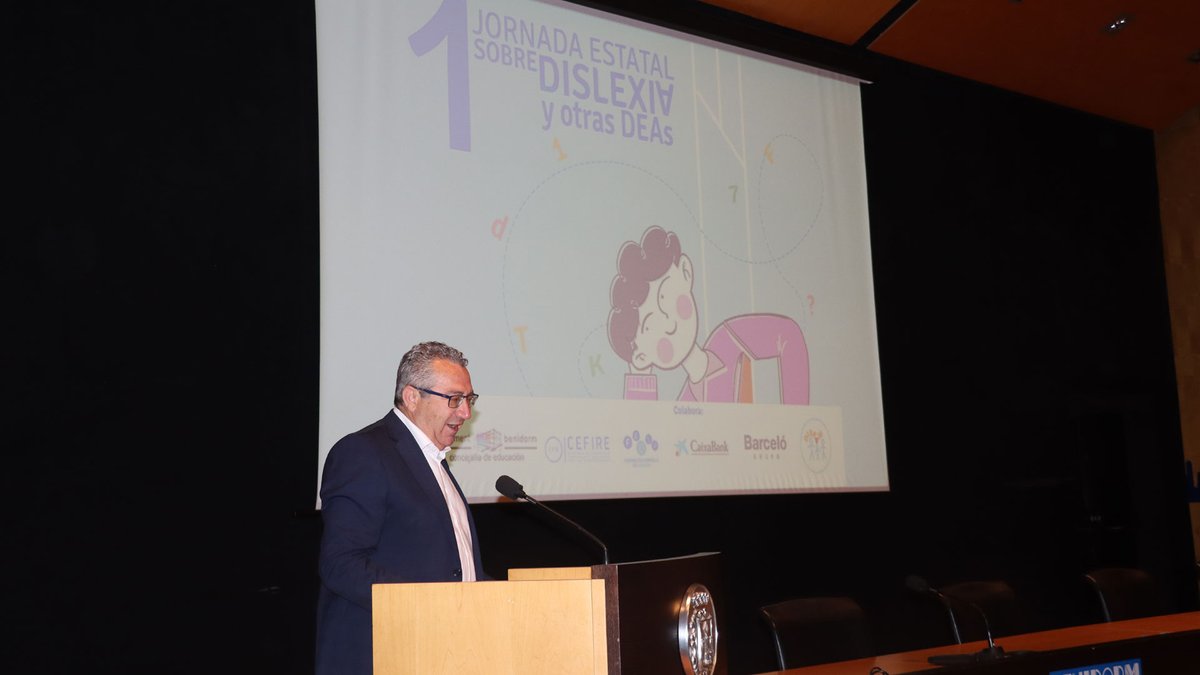 BenidormAyto's tweet photo. Benidorm acoge la I Jornada Estatal de Dislexia para abordar propuestas ante las Dificultades Específicas de Aprendizaje.
El alcalde aboga por que "la dislexia no sea una barrera ni un motivo de exclusión”  

#Benidorm
#BenidormEsEducación

https://t.co/ShxUmlwY8U https://t.co/8lArGTXW69