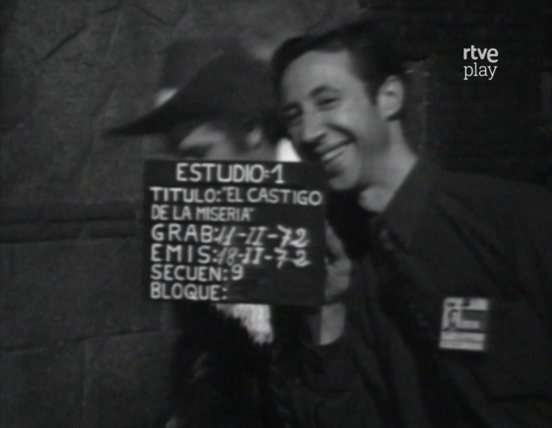 cinepastor's tweet photo. Y al final de la grabación se coló un simpático ayudante con la claqueta.

@rtveplay 
@ArchivoRTVE 
#Estudio1 https://t.co/nocBy85kuu