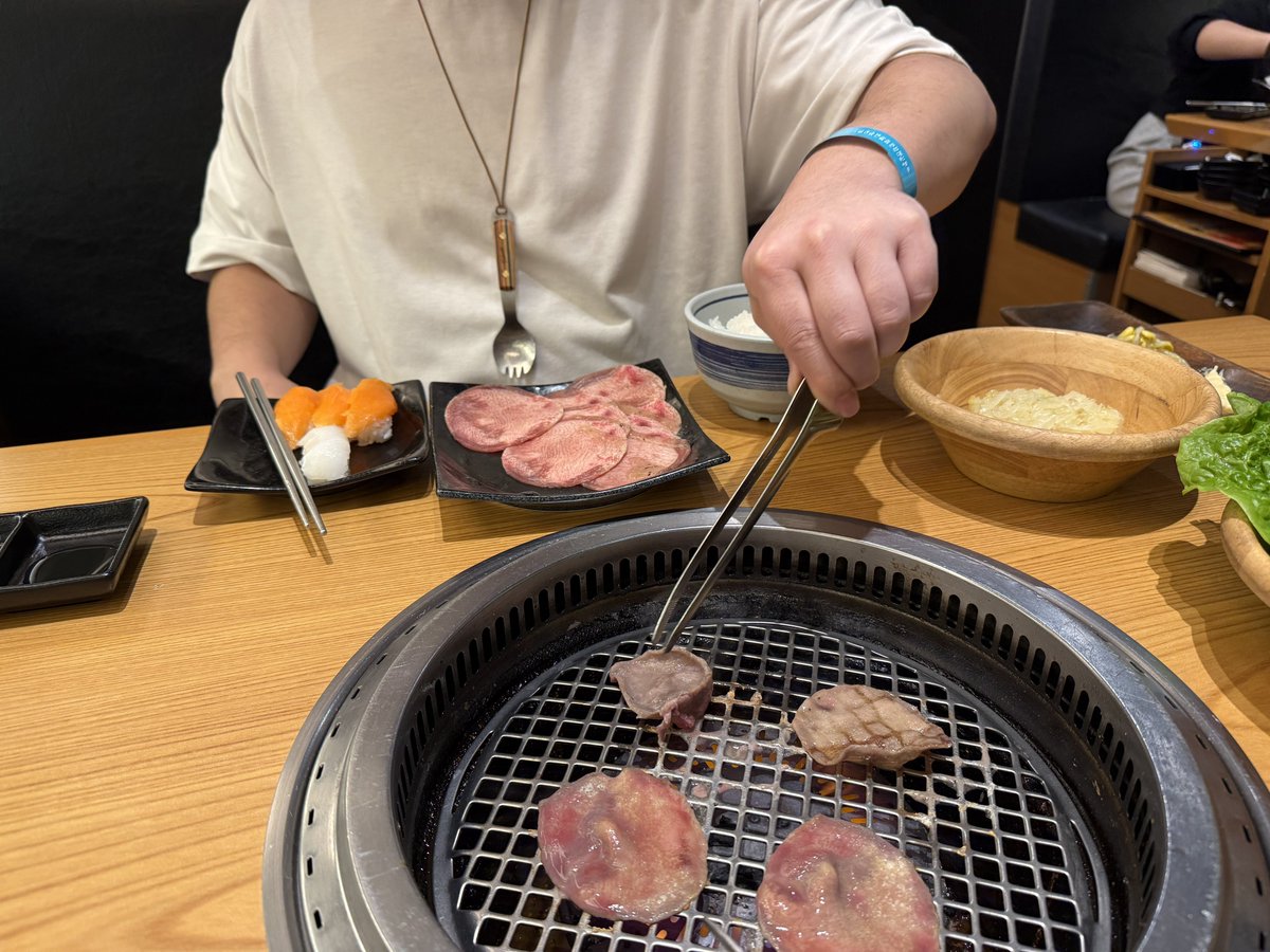 はる tweet media