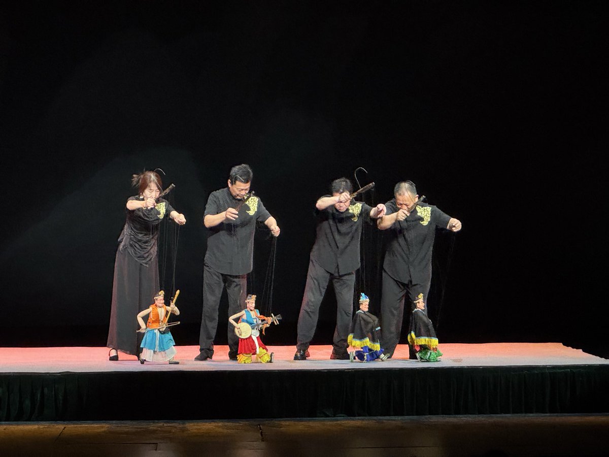 pppanwanwan's tweet photo. ���� 泉州提线木偶戏
源流：源于秦汉，唐末五代传入泉州，是闽南及台湾等地流行的提线木偶戏代表。
🏆 非遗地位
国家级：2006年列入首批国家级非遗名录（编号Ⅳ-92）。
世界级：2012年，“福建木偶戏后继人才培养计划”入选联合国教科文组织非遗“优秀实践名册”。#非遗中国 #腾飞中国 https://t.co/4zozFRBdrL