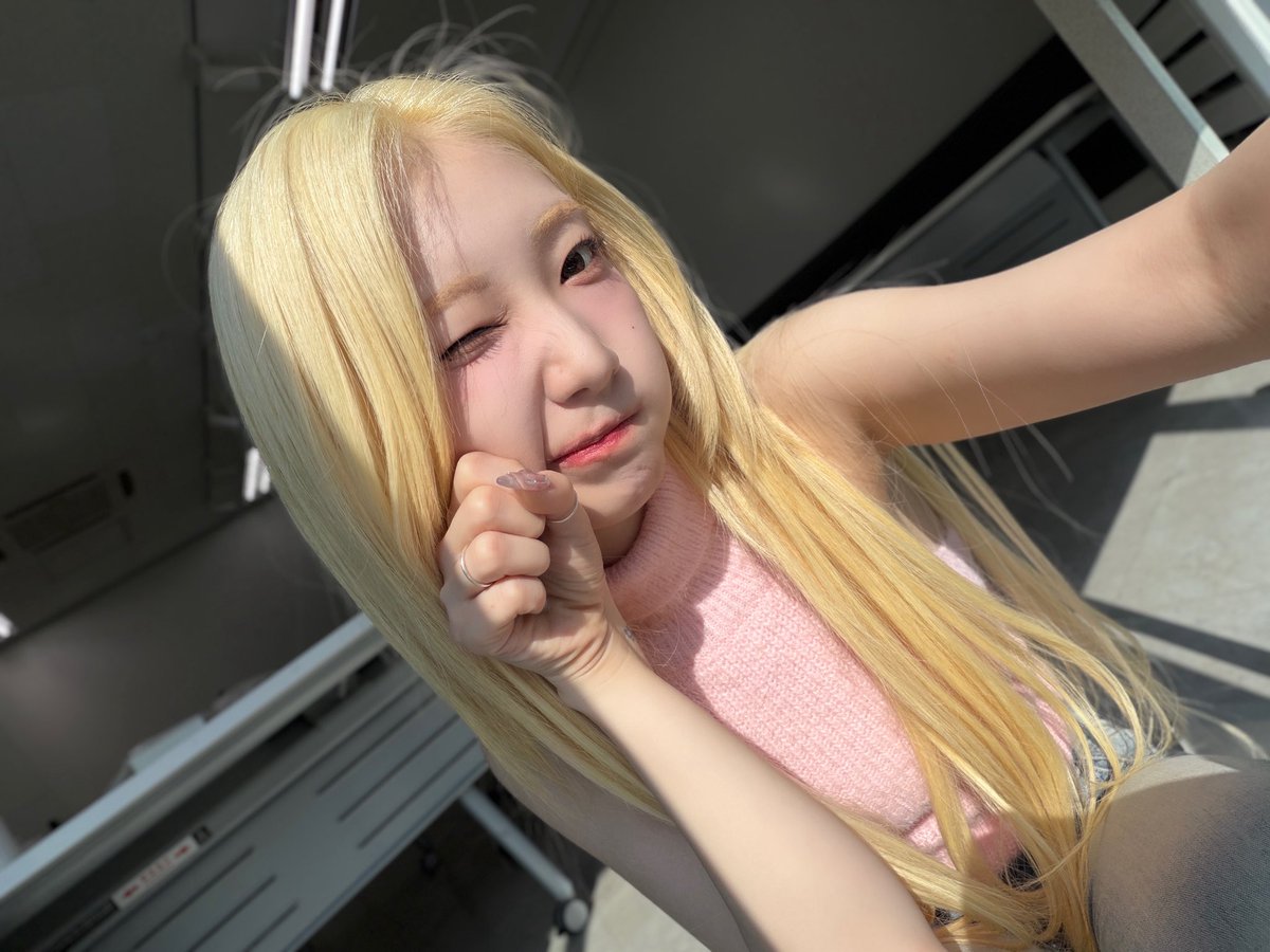 여진 (YeoJin) tweet media