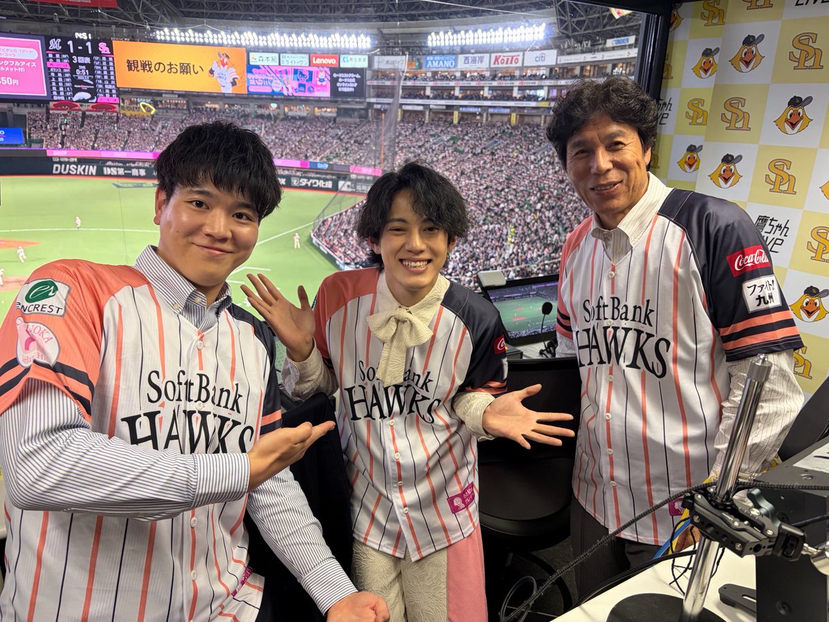 モナキ tweet media