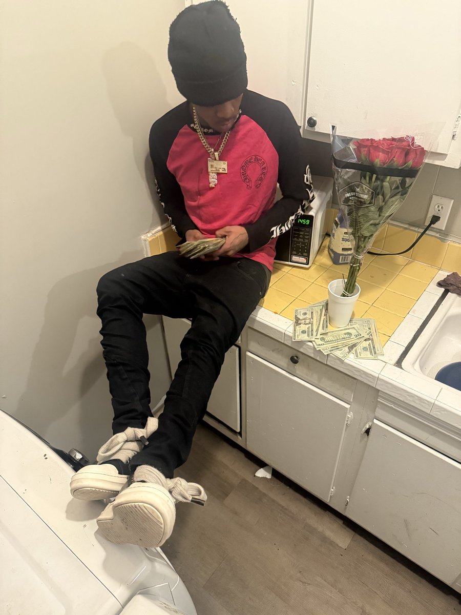 YO BITCH FAV NIGGA 💕 tweet media