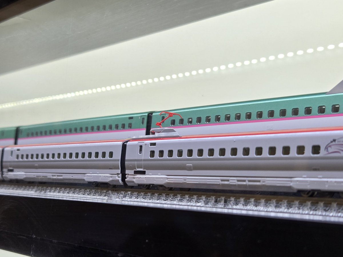KadoUniversity's tweet photo. たまたま見かけた秋葉原の鉄道模型展示が良すぎた。作りがリアル。細部まで再現度高い https://t.co/b4fTVFUW3H