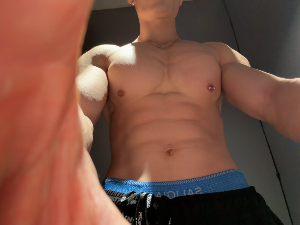 muscleArchie's tweet photo. 小拍一下 https://t.co/hGEFJ43Ff9