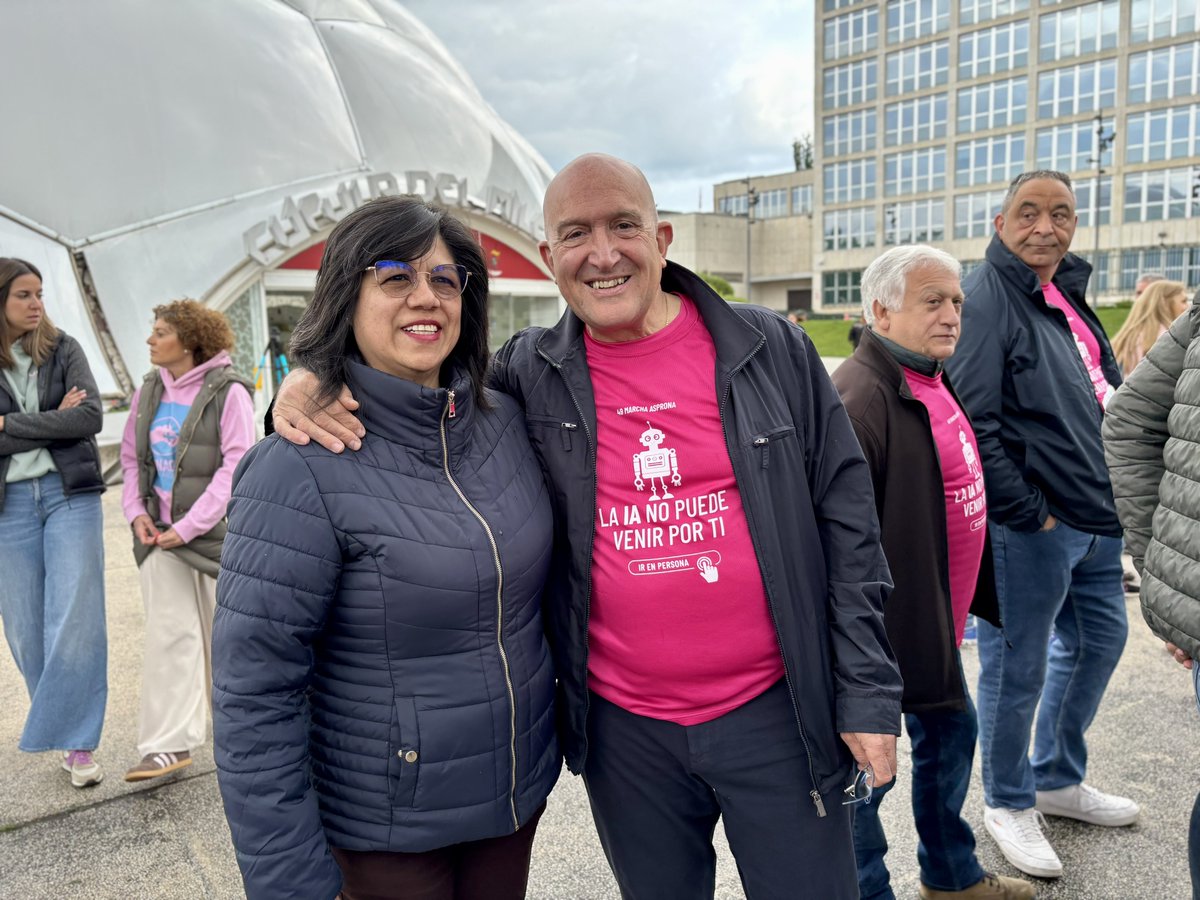 PPAytoVLL's tweet photo. 🩷 Valladolid ha vuelto a caminar unida. El alcalde @JesusJCarnero y los concejales del @PPAytoVLL han participado hoy en la 49ª Marcha Asprona, una cita solidaria que ha reunido a más de 4.300 personas por la inclusión y el apoyo humano. https://t.co/cNrOcOrQTr