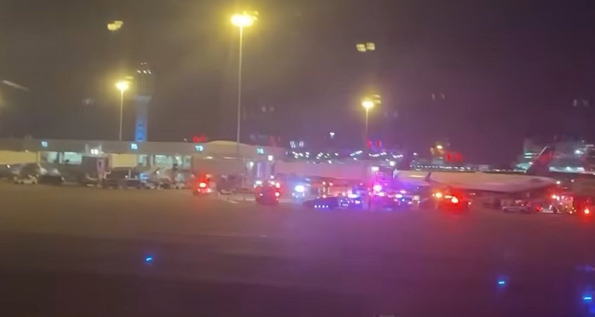 aviationbrk's tweet photo. A Delta Airlines employee has died after an airport tug crashed into a jet bridge Thursday night at Orlando International Airport.

The Federal Aviation Administration said a tug struck the bridge where Delta Air Lines Flight 2593 was parked at about 10:55 p.m. local time.

Passengers deplaned via the rear door and airstairs, FAA officials said.

"The Delta family is heartbroken at the loss of a team member while on the job at Orlando International Airport on the evening of May 7," an airline spokesperson wrote in a statement. "We are focused on extending our full support to family and taking care of our Orlando team during this difficult time. We are working with local authorities as a full investigation gets underway to determine what occurred."