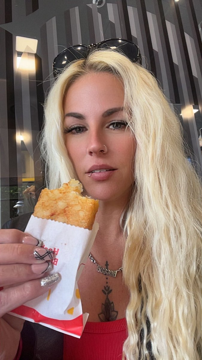Becca B tweet media