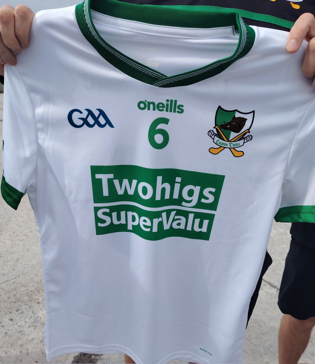 KanturkGAA's tweet photo. Kanturk GAA held a jersey launch this morning, unveiling their new kit with Twohig’s SuperValu as main sponsor and Ducon Concrete as co-sponsor. https://t.co/CfSMY1zwtE