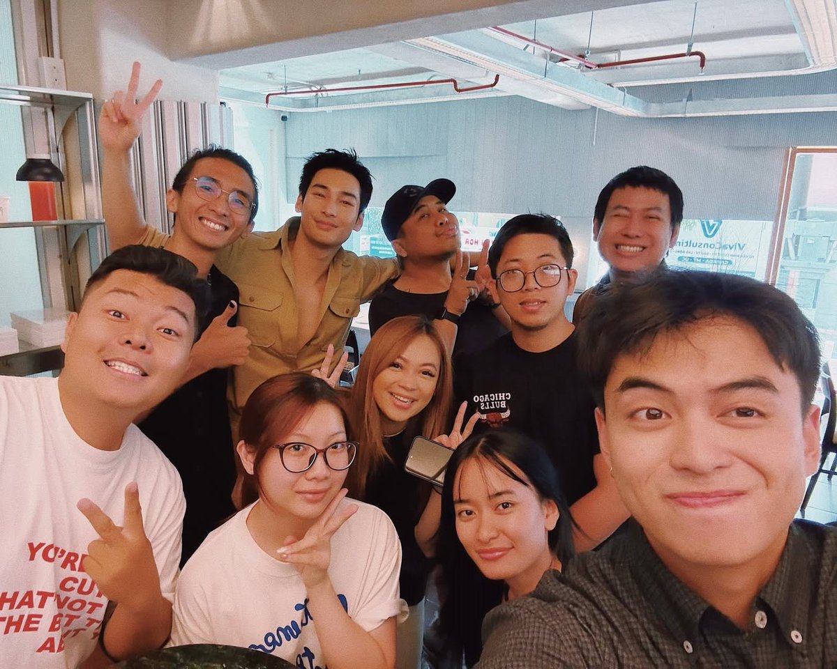 ApoNattawinSG (Having kitkat) tweet media