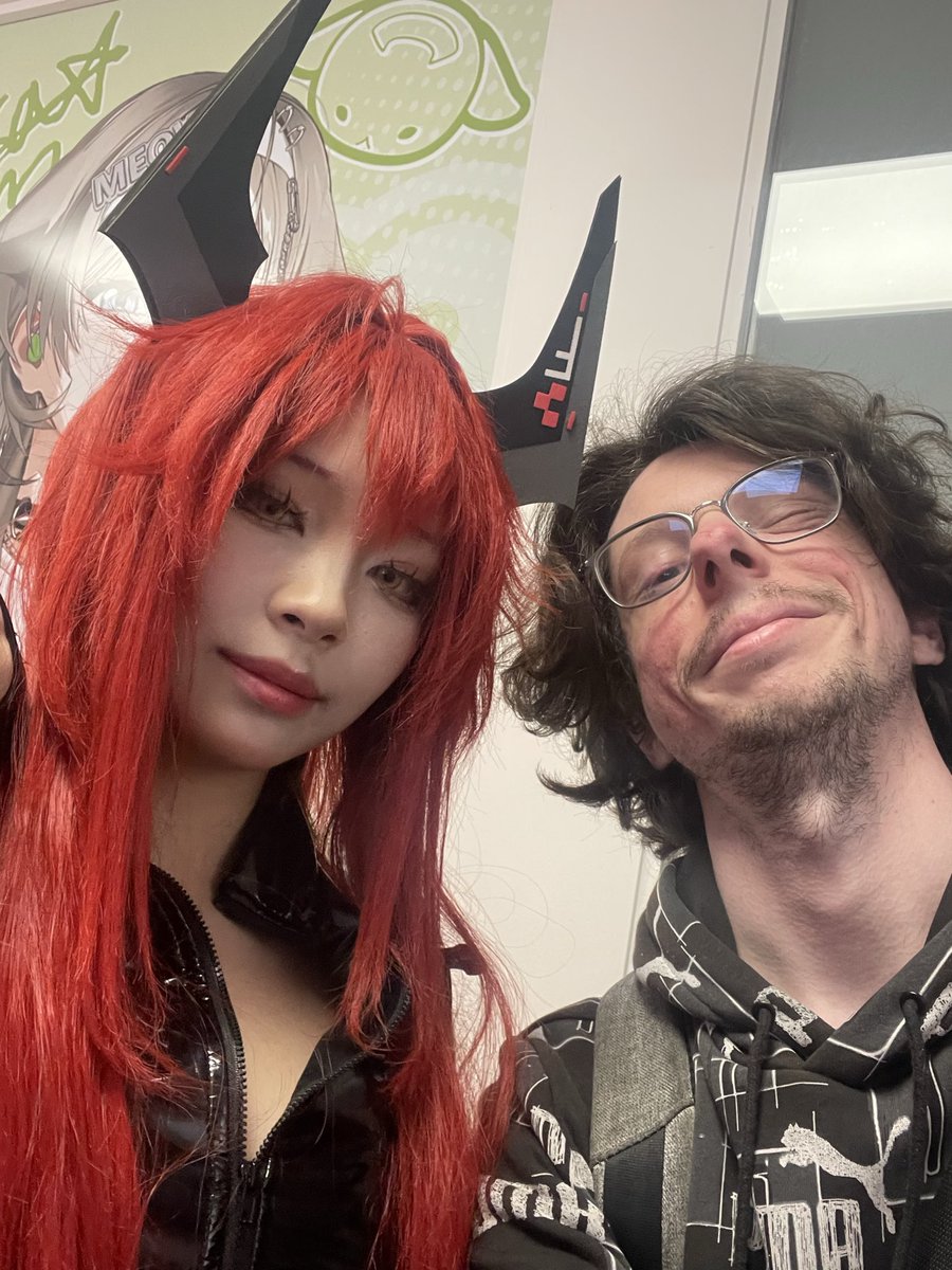Red hood is real #NIKKE #NIKKEANNIVERSARY #GuardNIKKEStar #NIKKEinParis