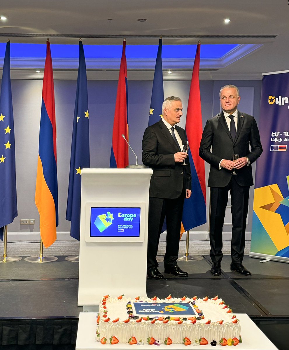 EBA_Armenia's tweet photo. Happy Europe Day!🇪🇺
On the occasion of Europe Day, we proudly celebrate the enduring partnership between Armenia and the European Union, built on shared values, democratic principles, and a common vision for sustainable development and regional cooperation. 
@EUAmbArmenia https://t.co/w5zJ4JjGl9