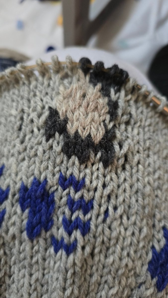 knittinginfrap's tweet photo. 내 인타르시아 삐뚤빼뚤 https://t.co/JAmEKYRkAt