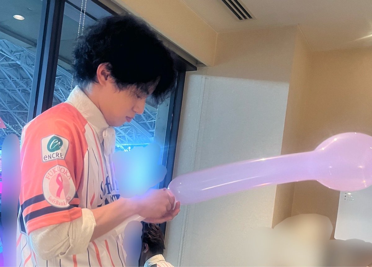 モナキ tweet media