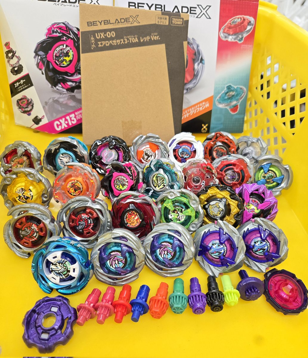 ベイブレード担当です‼️ ベイブレードXたくさん買取させていただき