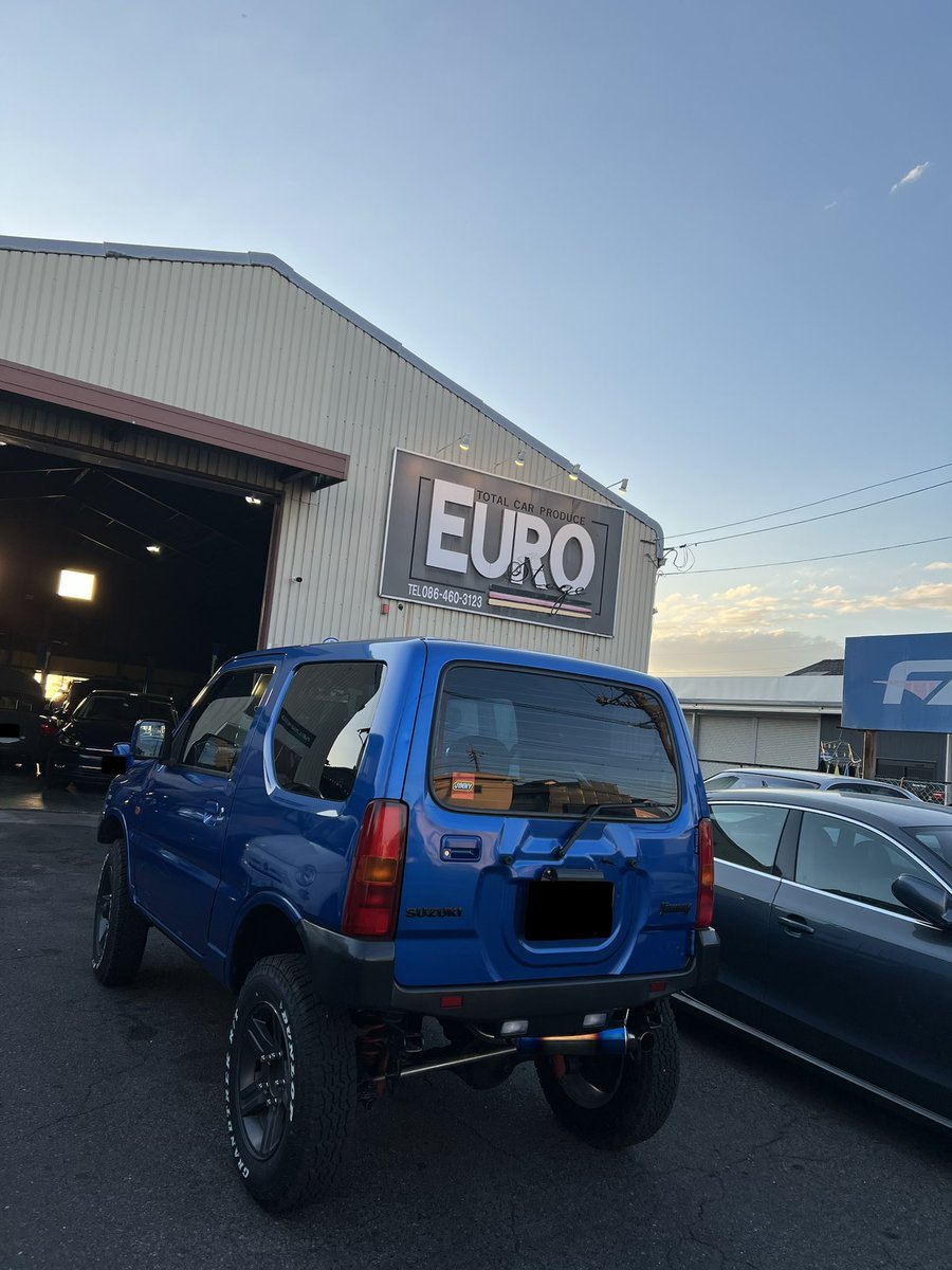 EUROStageTsune's tweet photo. ジムニーに乗ってお客様がご来店です!
本日はETCCの参加申し込みに来て下さいました🤩
8SのTTRSでご参加です🎊
同じ5気筒仲間が参加してくれるので嬉しい限りです!!
ツーリングも楽しみにしております!!
#EUROStage #VW #Audi #岡山県 #倉敷市 #輸入車整備 #ETCC #岡山国際サーキット https://t.co/l3v90Gd9Wf