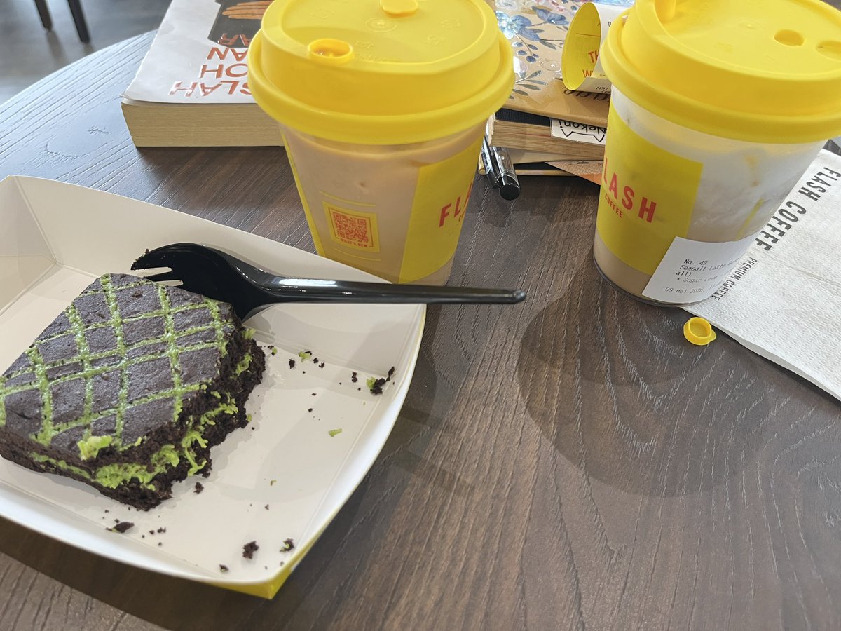 jar 𝜗𝜚˚⋆ tweet media