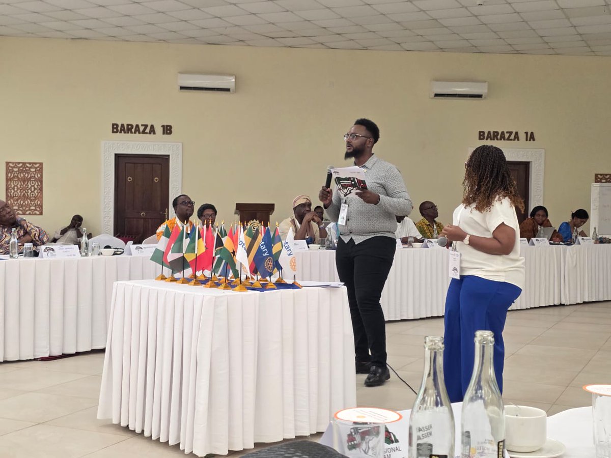 RotaryDistrict9214 tweet media