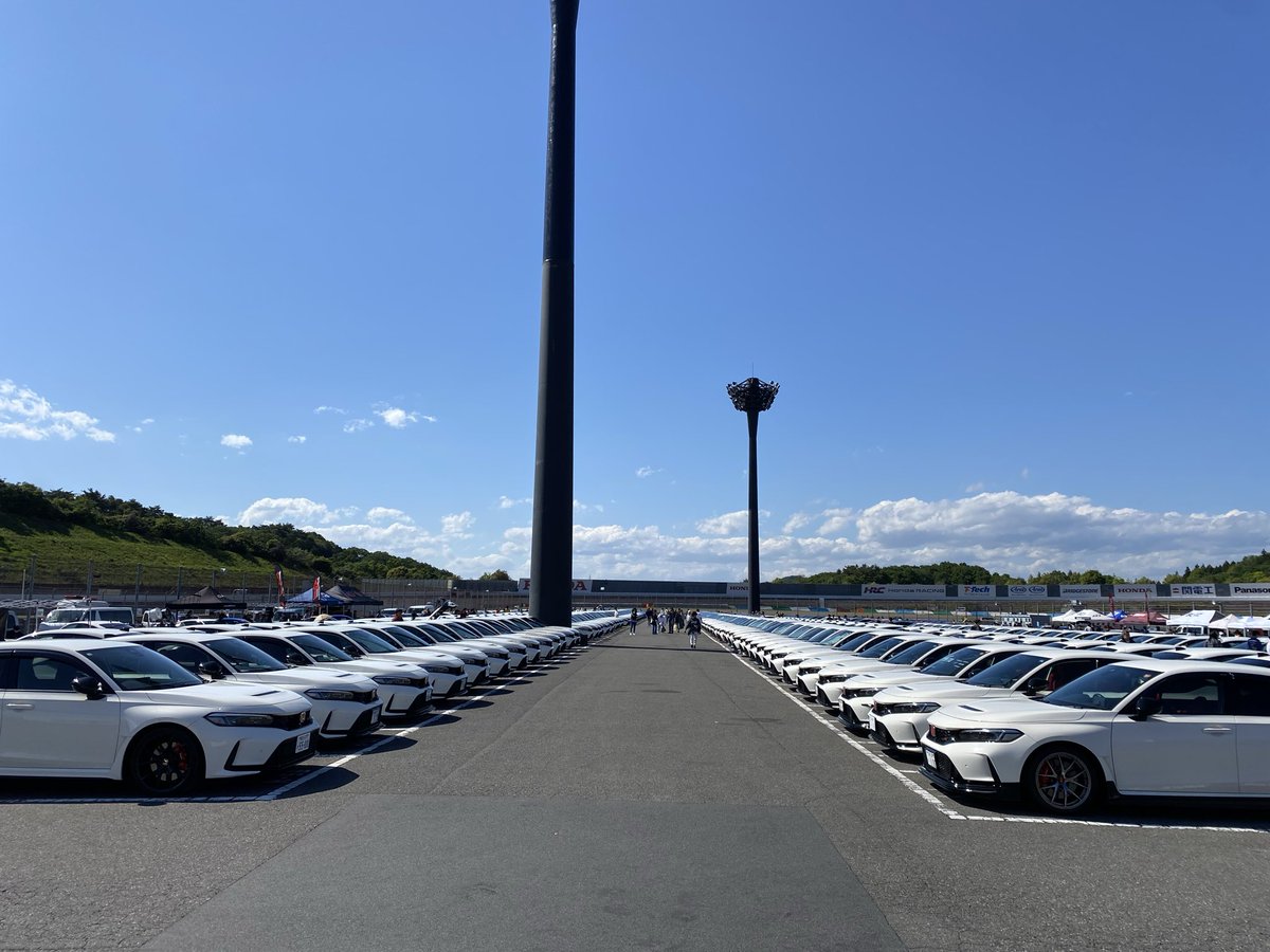 norinorinode's tweet photo. 2026 タイプRミィーティングに参加してきました！今年は車がタイプRじゃないので中には駐車できませんでしたが、とても楽しめました！ https://t.co/g4mgy38w3M