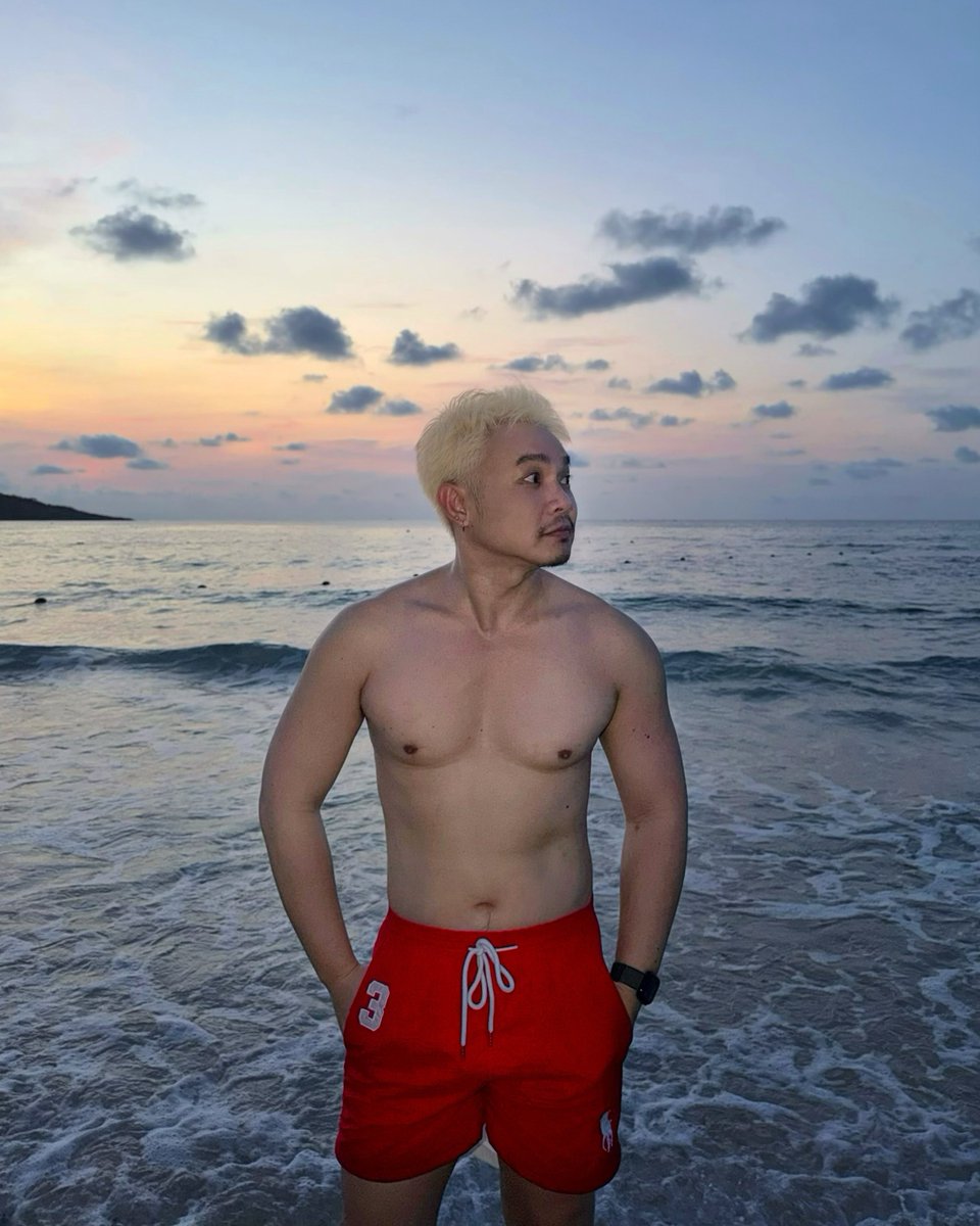 joshogun's tweet photo. อ้วนเป็นหมู 🐷
แต่อิสลามทานได้นะฮะ
•
•
•
#JSGxSAMED #samed #island #kohsamed
#beachparty #beach #sea #sand #sky #sun 
#travel #trip #weekend #vitaminsea #throwback https://t.co/KRyEgnnrX2