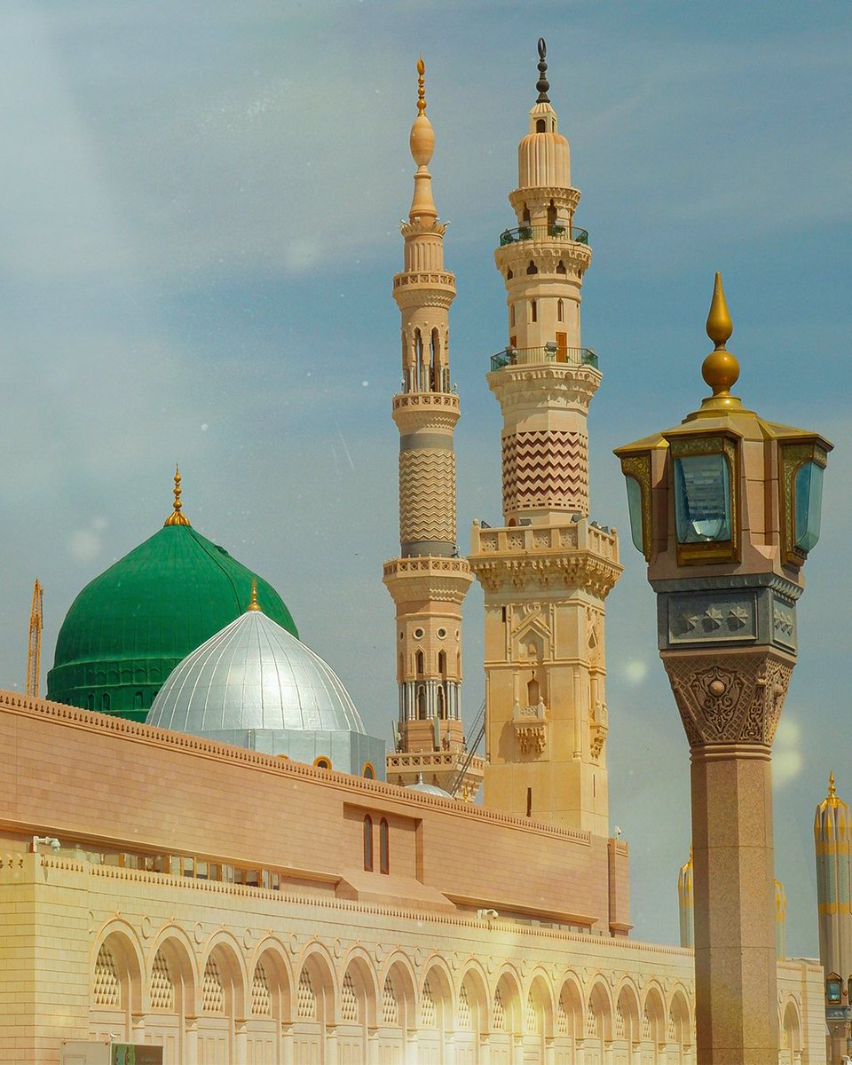 في المدينة المنورة، يتهيأ القلب بخشوع قبل أعظم الرحلات الإيمانية

In Al Madinah Al Munawwarah, the heart prepares with devotion before the greatest spiritual journey. 

#ZamzamPullmanMadina #Accor_Makkah_Madinah
