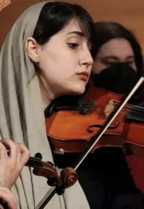 farnoosh faraji |فرنوش فرجی tweet media