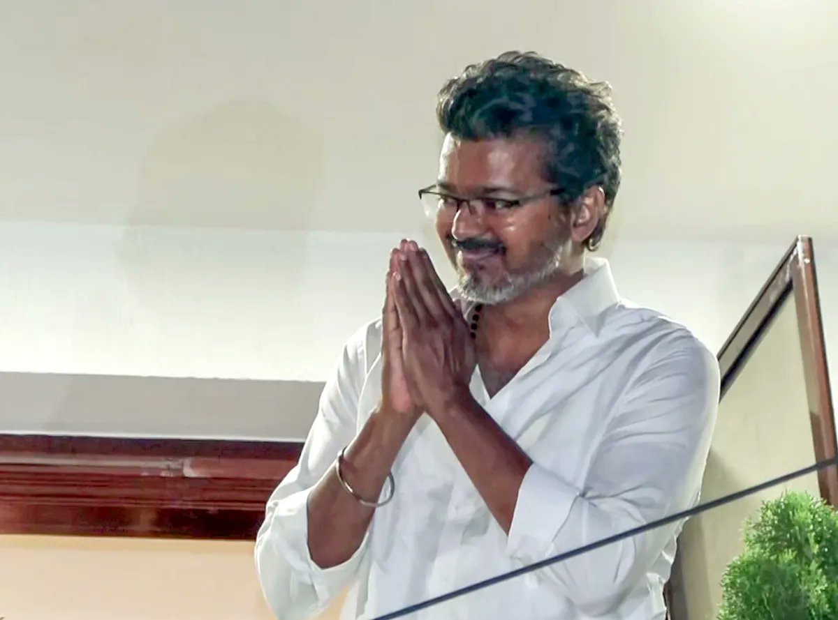 PeoplesPulseOrg's tweet photo. ఐదు రాష్ట్రాల ఎన్నికల ఫలితాల నేపథ్యం -తెలంగాణ రాజకీయాల్లో ఎదురయ్యే కొత్త సవాళ్లు, ఆశలపై పీపుల్స్ పల్స్ డైరెక్టర్, దిలీప్ రెడ్డి గారి ప్రత్యేక విశ్లేషణ. 👇
https://t.co/ej5bxsPMy8
#be10x #oathcermony #india #suvenduadhikari #telanganana @ManaTelangana #vijay #tvkvijay 
#telugunews https://t.co/NvhJzvY5EO